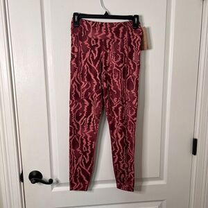 Oasis Womens Quick-Dry Moisture-Wicking Leggings Size Small Red Pink Pattern NWT